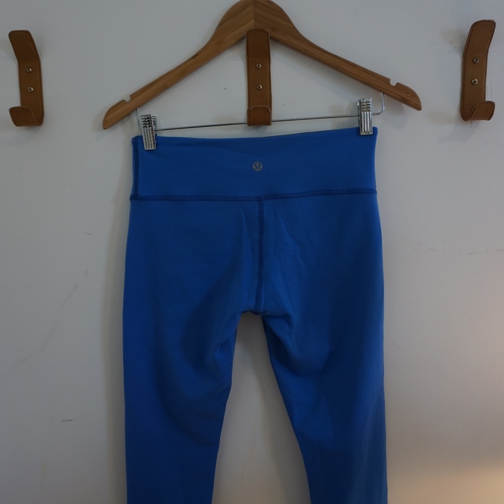 Blue lulu lemon yoga pants
